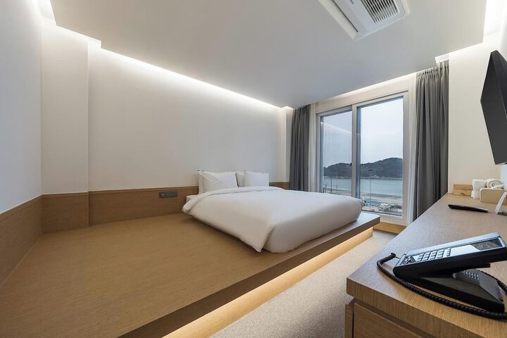 Room 18 of 45