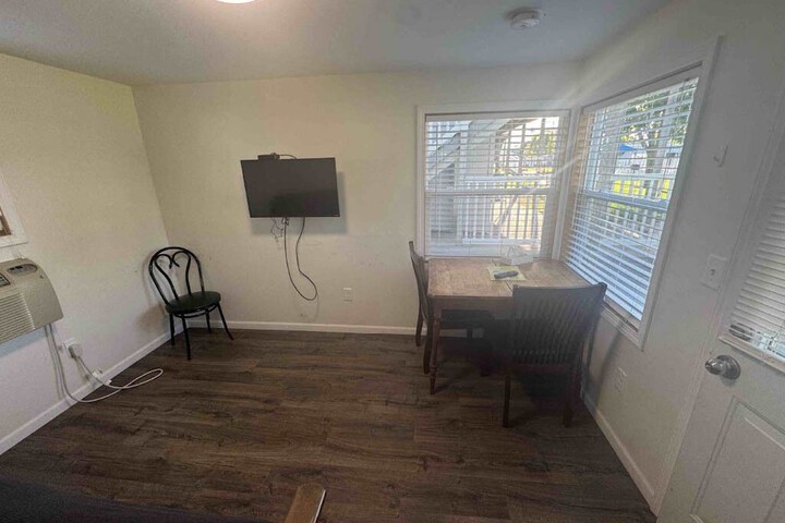 Room 42 of 59