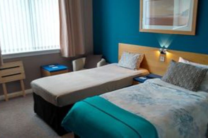 Room 16 of 28