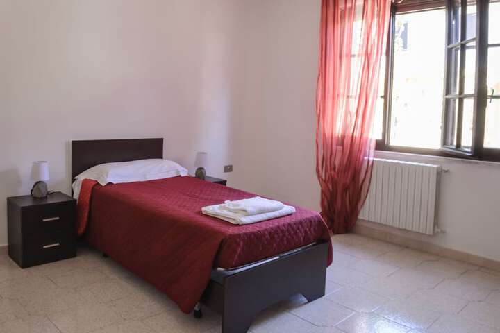 Room 5 of 7