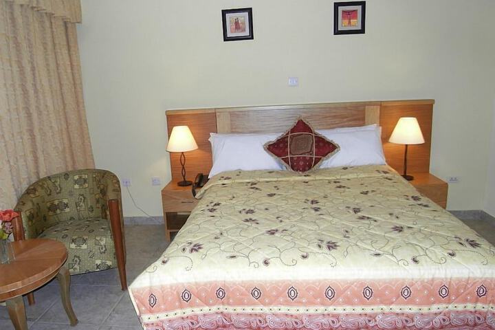 Room 14 of 34