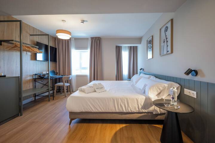 Room 9 of 38