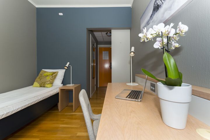 Room 53 of 78
