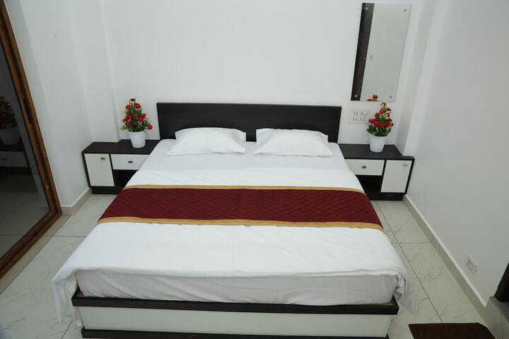 Room 7 of 13