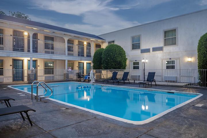 Pool 13 of 21