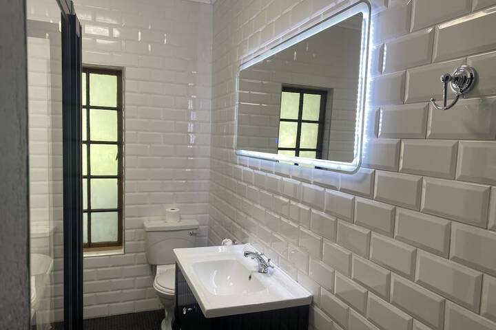 Room 18 of 46