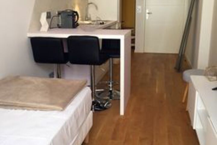 Room 122 of 200