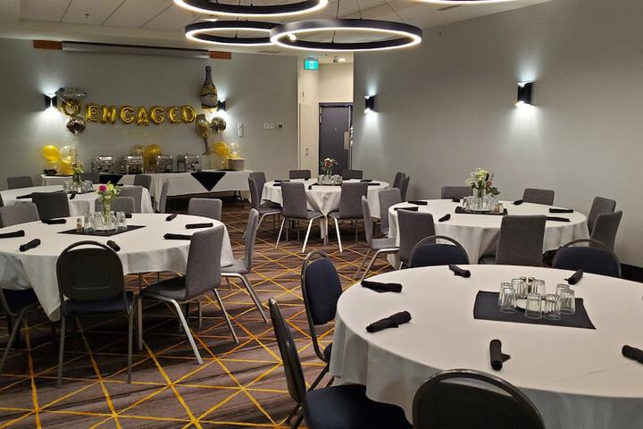 Ballroom/Hall 43 of 57