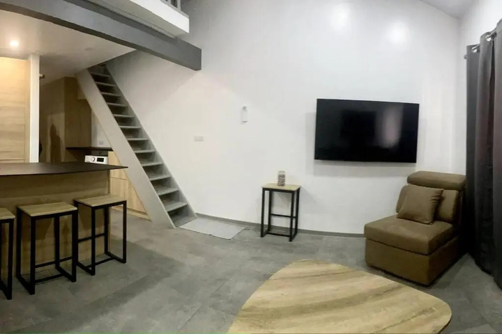 Room 2 of 2