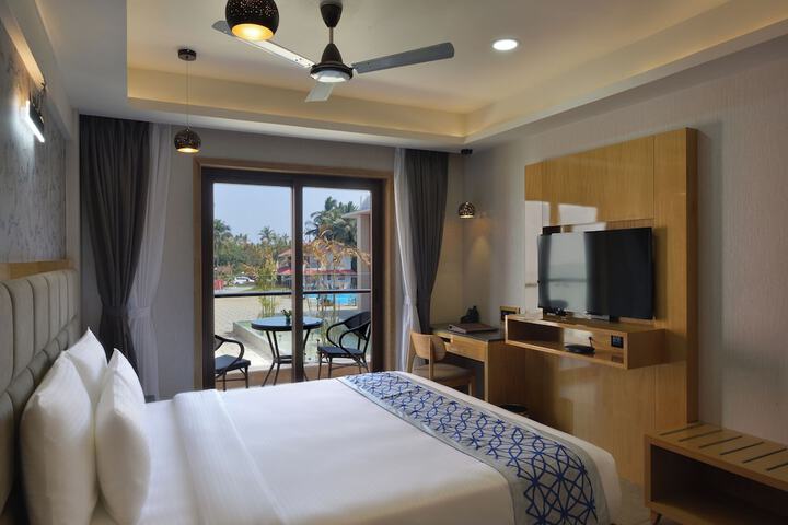 Room 4 of 25