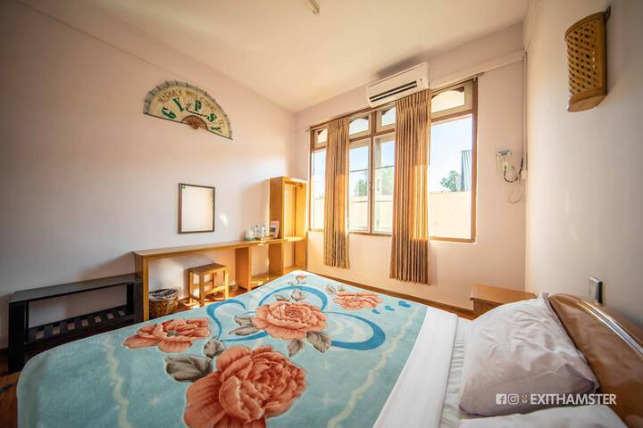 Room 16 of 28