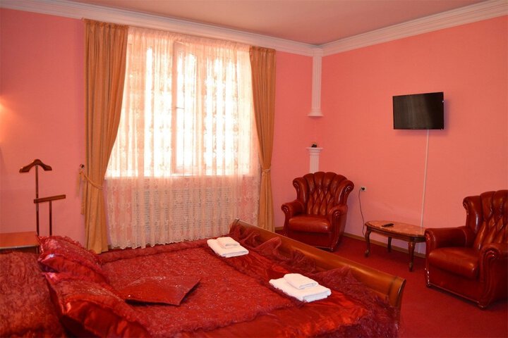 Room 18 of 37
