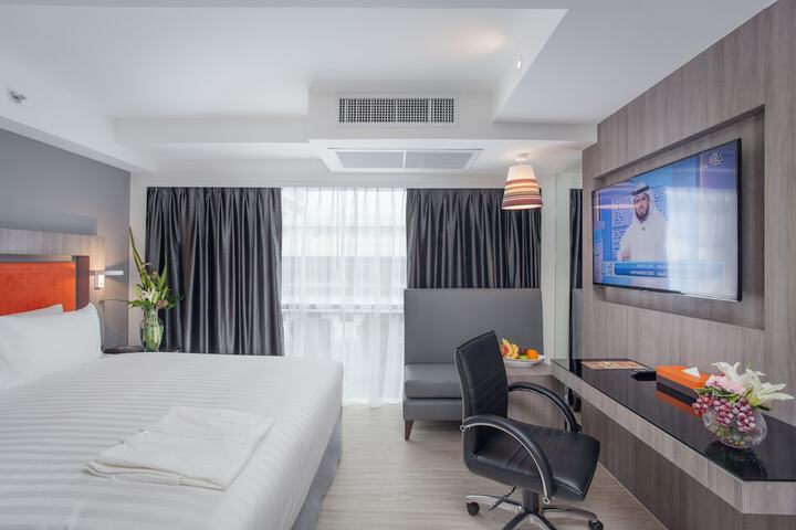 Room 28 of 61
