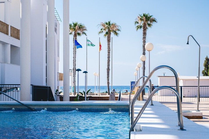 Pool 13 of 26
