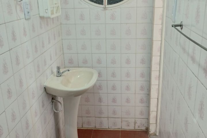 Room 24 of 29