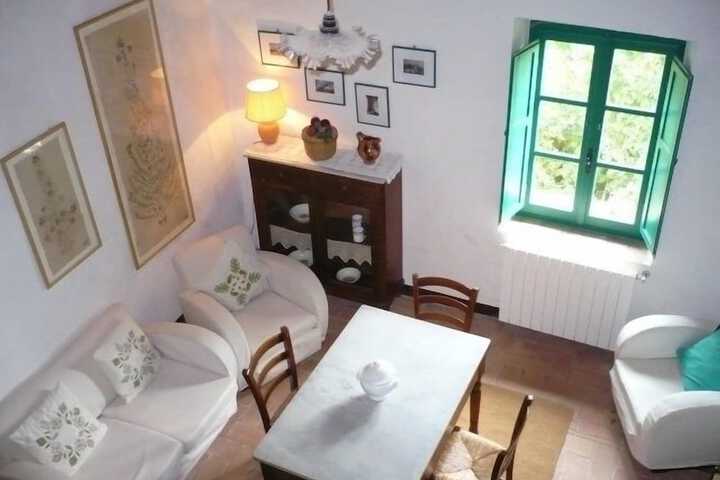 Room 9 of 34
