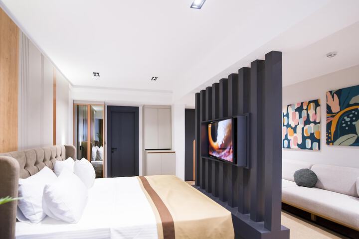 Room 14 of 25