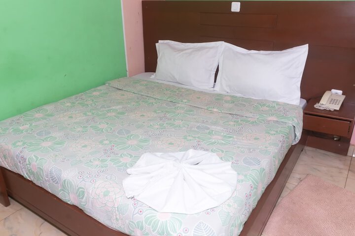 Room 9 of 101