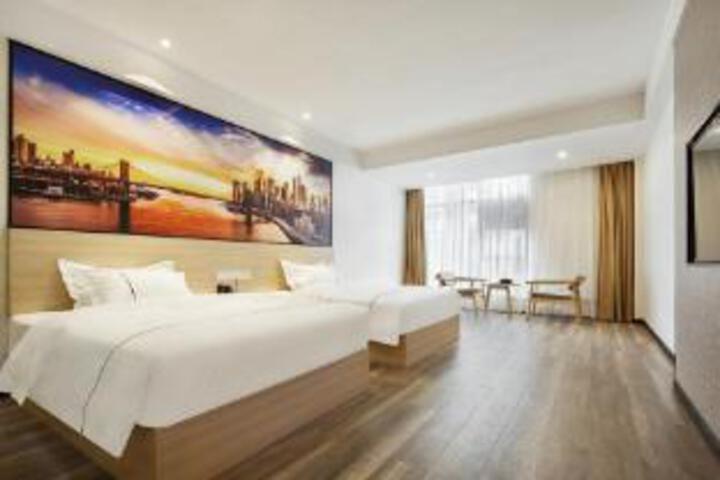 Room 8 of 8