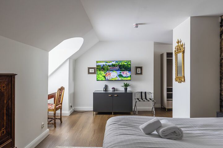Room 62 of 89
