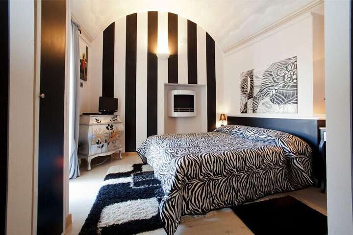 Room 9 of 49