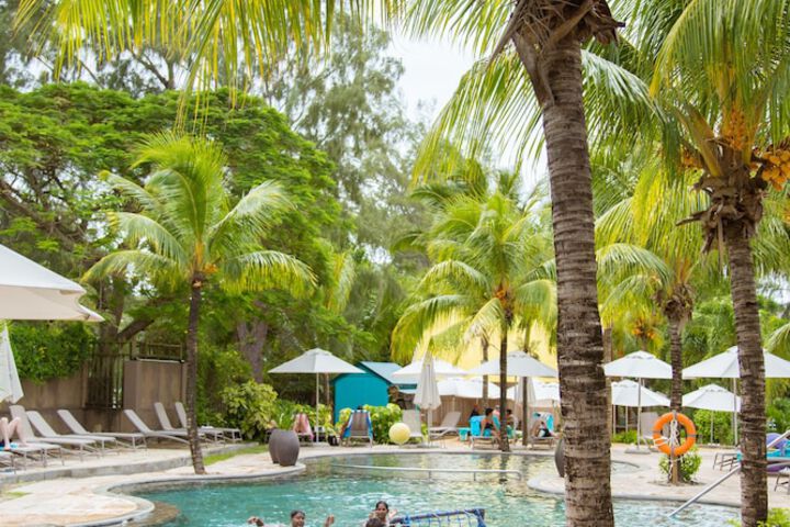 Hotel Pool