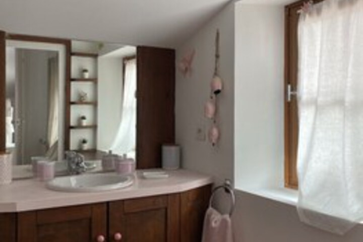 Room 20 of 274