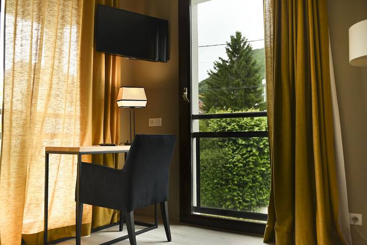 Room 16 of 73