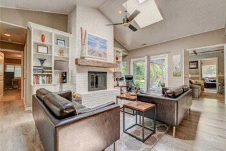 Mooring Buoy 187 4 Bedrooms, Deck, Lagoon, Sleeps 10 in Hilton Head Island, SC