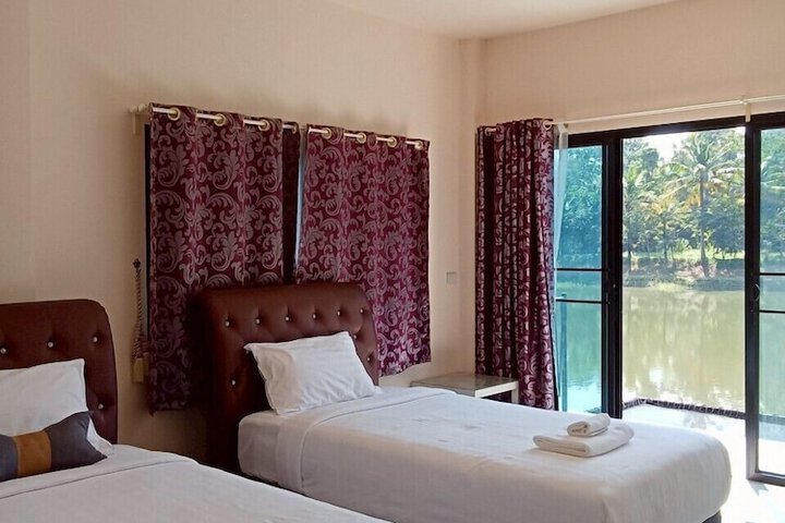 Room 8 of 27