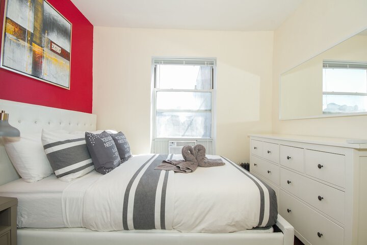 Room 7 of 103