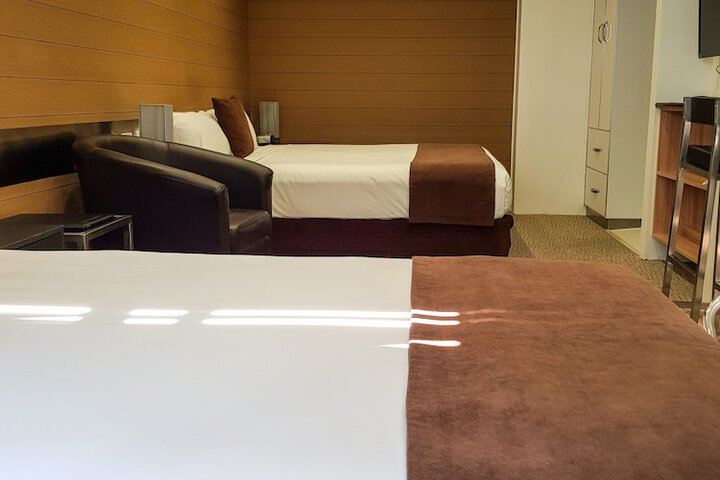 Room 4 of 65