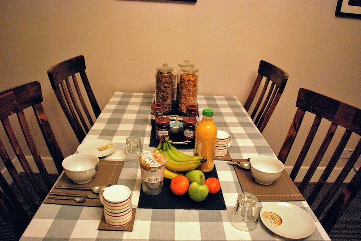 Dining 16 of 17