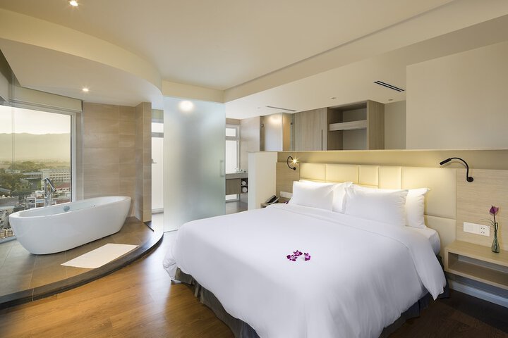 Room 14 of 76