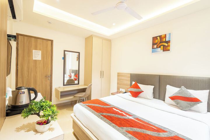 Room 8 of 30