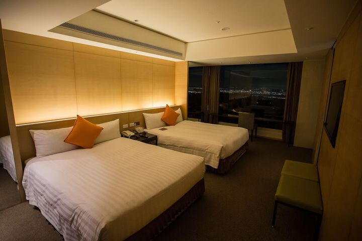 Room 50 of 145
