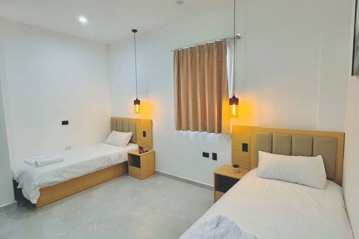 Room 103 of 339