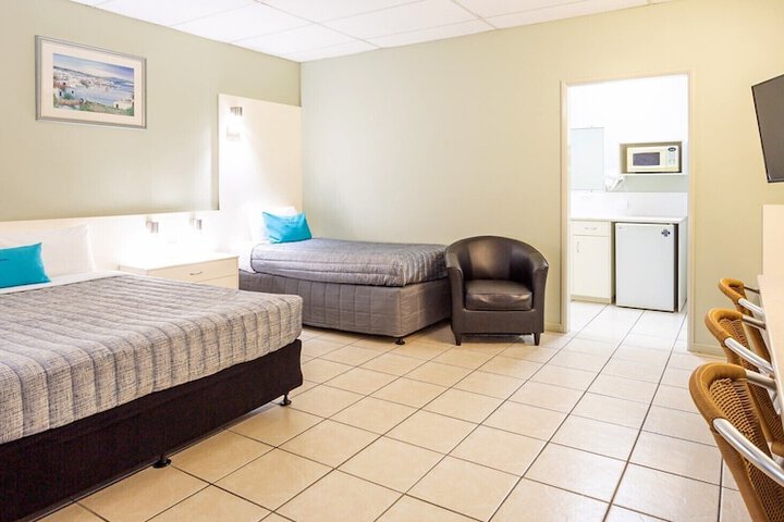 Room 16 of 43