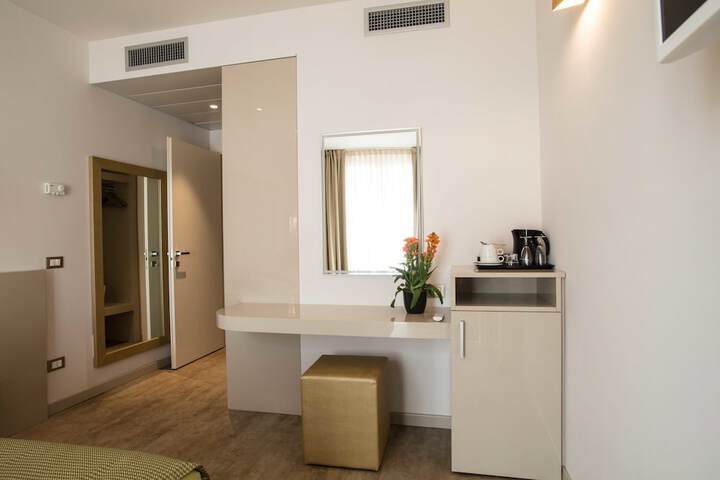 Room 15 of 44