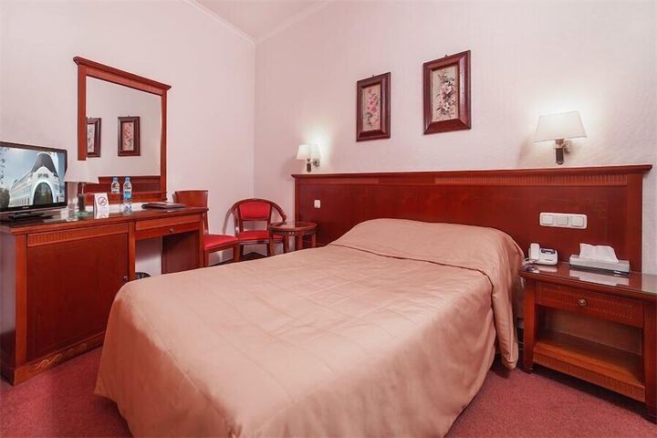 Room 12 of 63