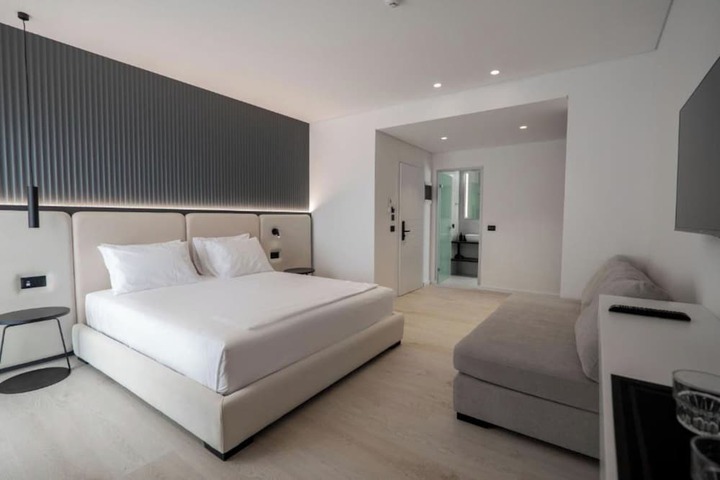 Room 56 of 100