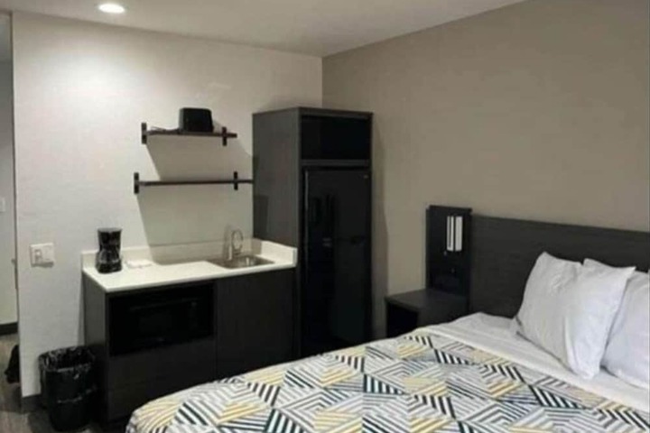 1 King Bed Kitchen (2 of 14)