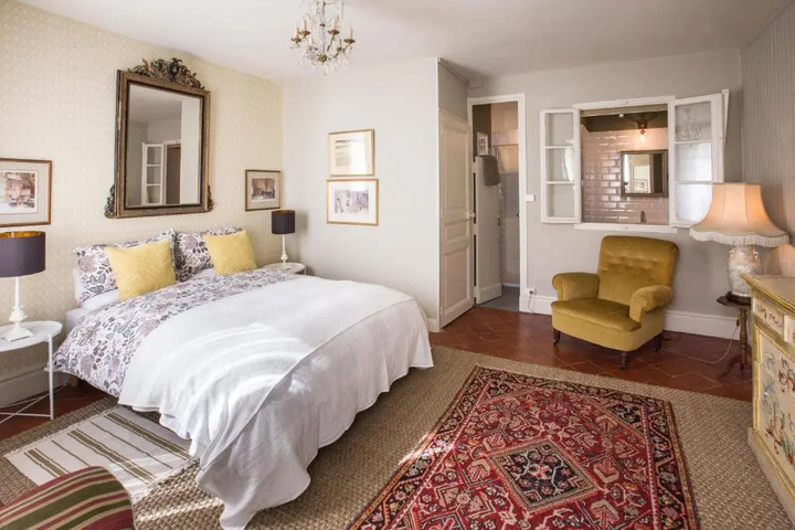 Room 2 of 12
