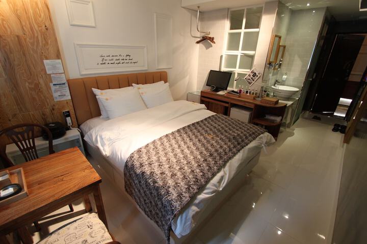 Room 16 of 68