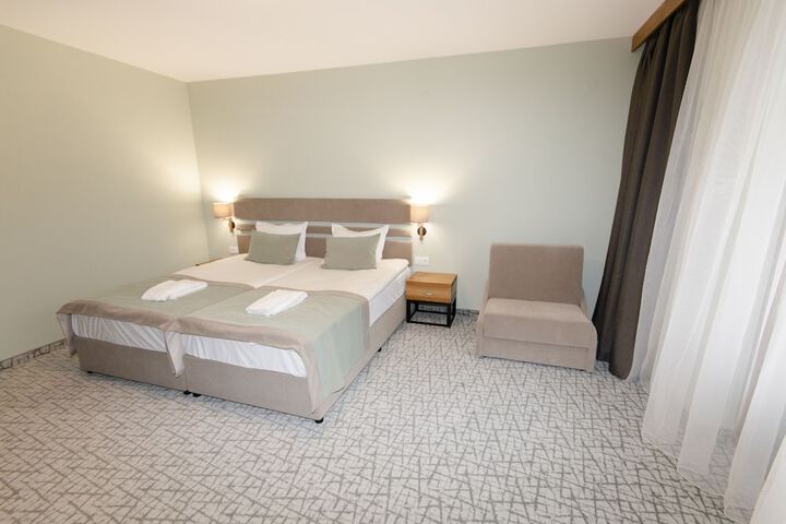 Room 7 of 38