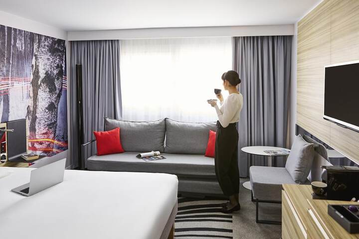 Room 8 of 78