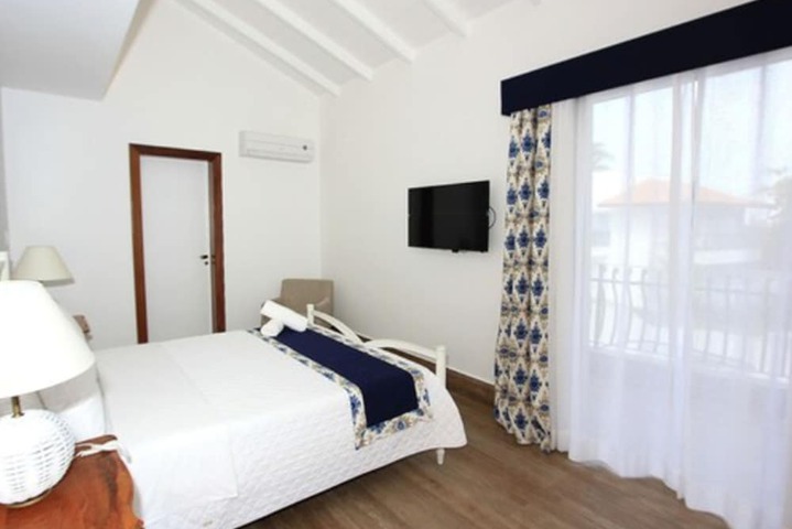 Room 6 of 109