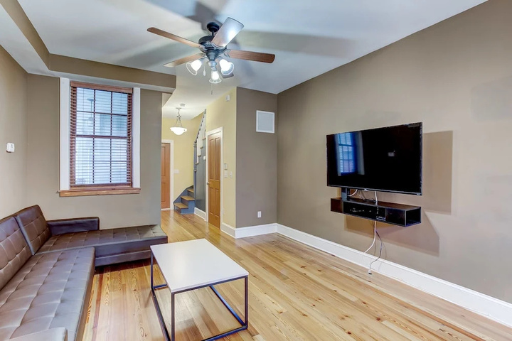 Room 4 of 19