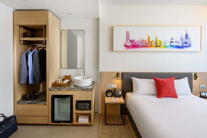 Room 19 of 109