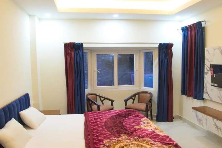 Room 8 of 24